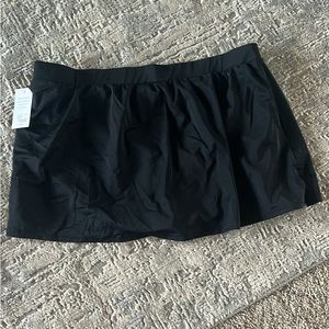New women’s swim skirt, size 18